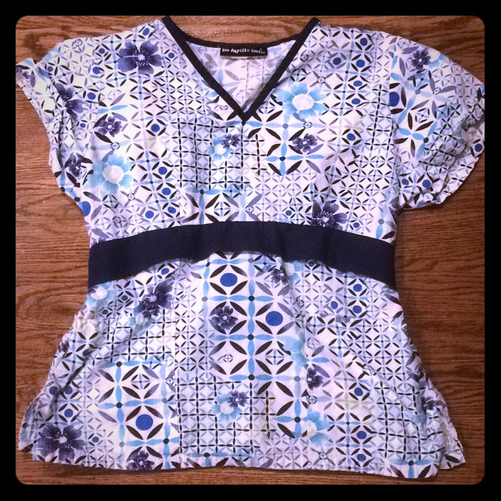 Small scrub top / all scrubs $10$ bundled